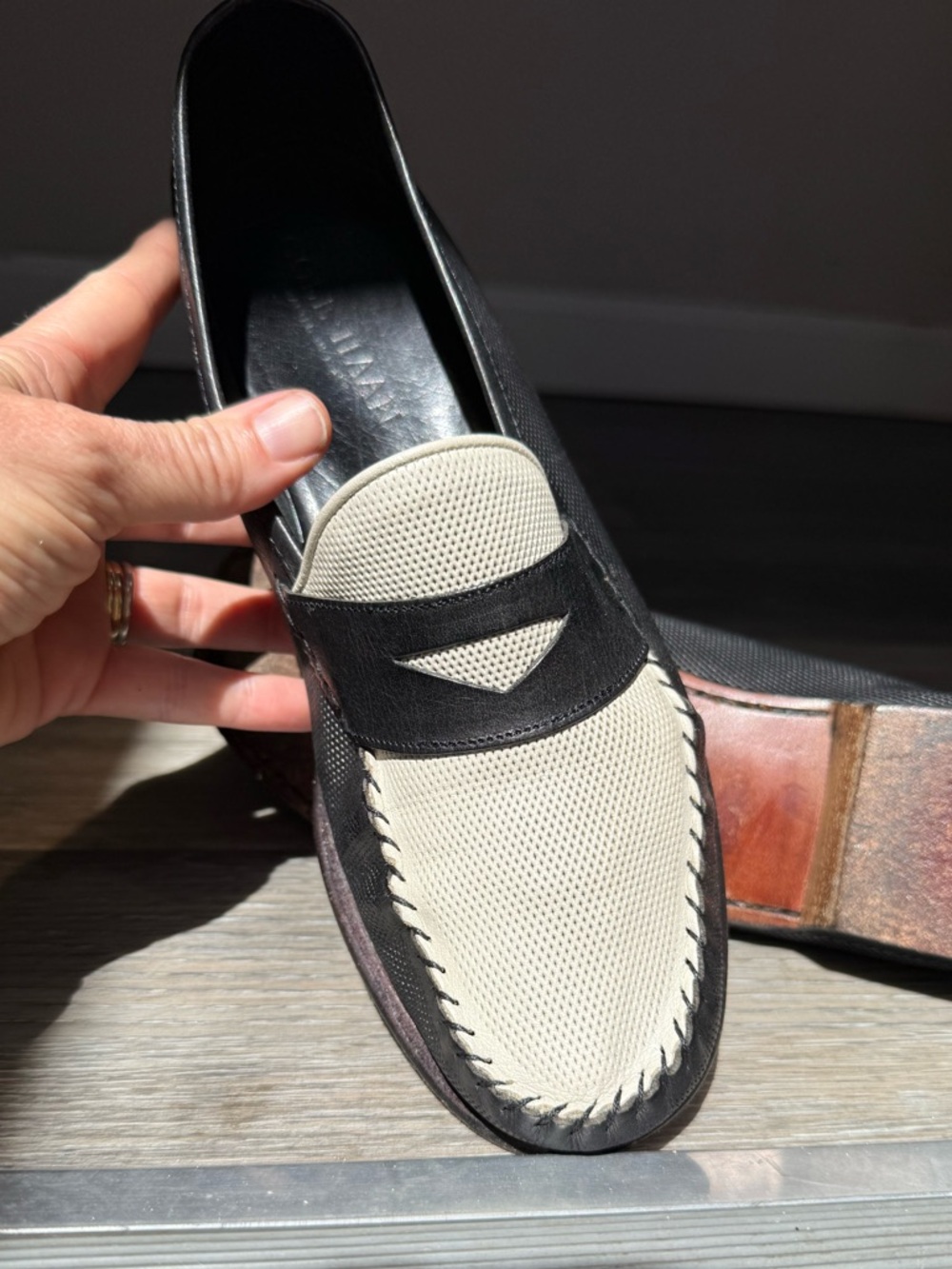 Vintage Cole Haan Two-Tone Black and Cream Women's Loafers Size 9 - Picture 8 of 8